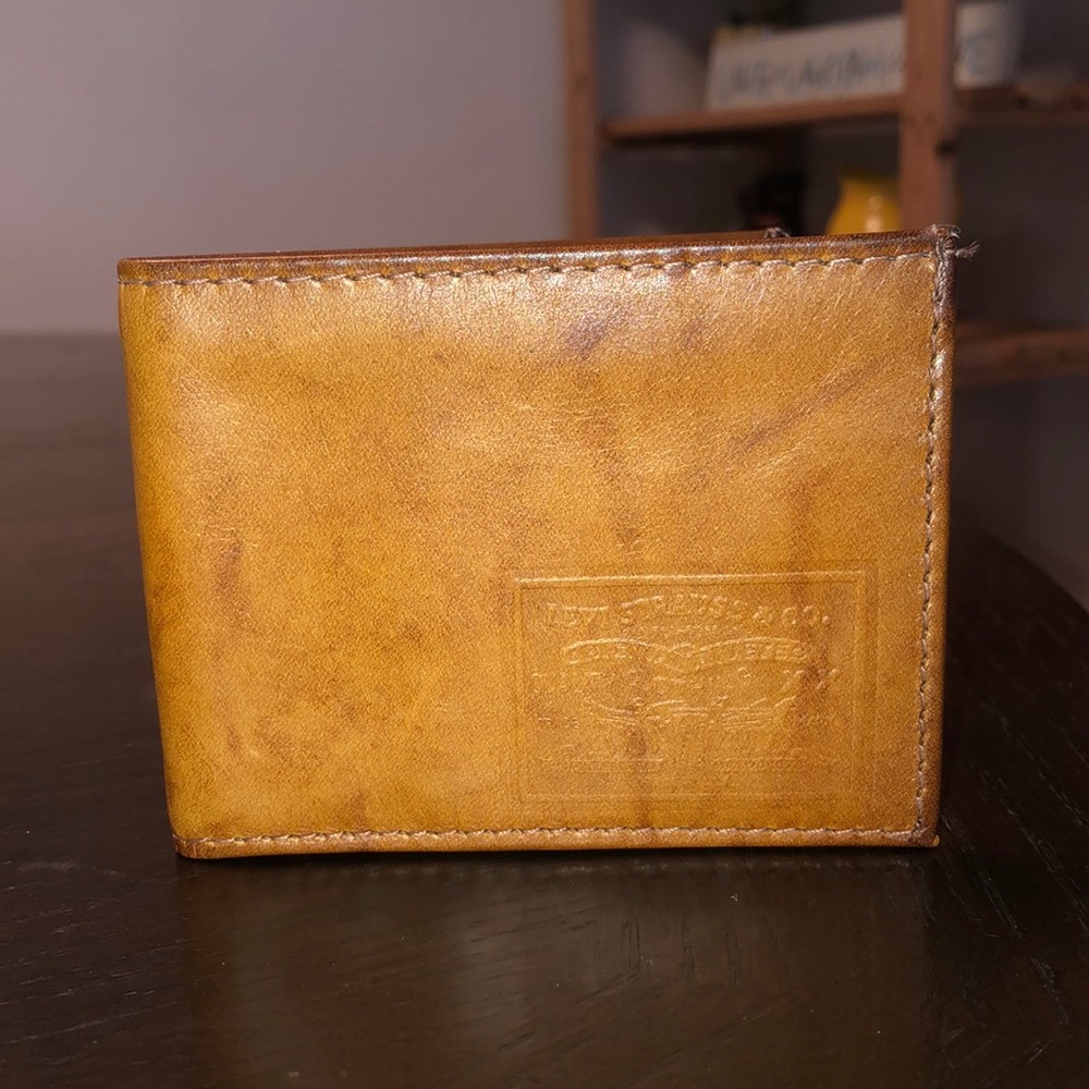 Brand New Levi’s Antique Cowhide Men’s Wallet